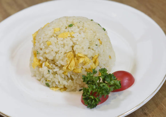 Rice with fried eggs אורז מוקפץ עם ביצה